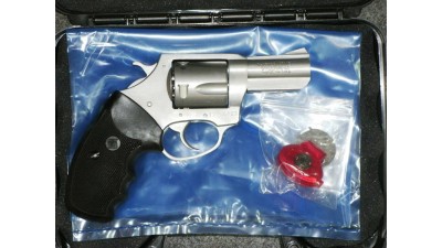 CHARTER ARMS BULLDOG 44SPL 2.5" SS.